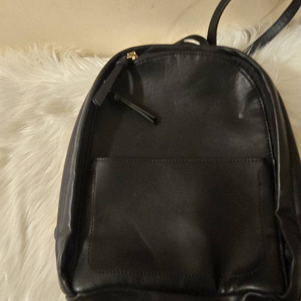 GAP Small Black Backpack with Pockets - Picture 11 of 11
